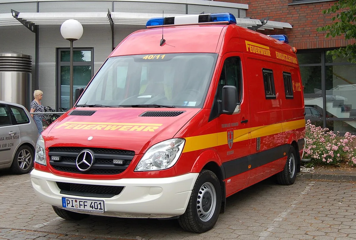 Einsatzleitwagen 1 auf Basis eines Mercedes Sprinter